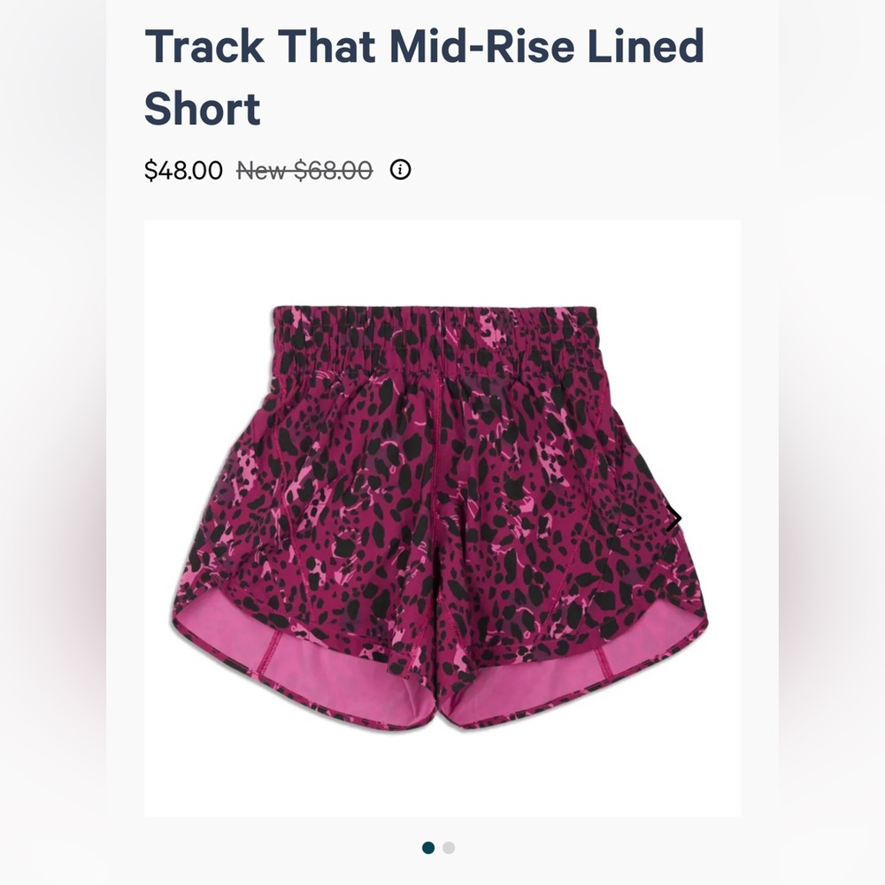 LULULEMON track that mid rise shorts - great condition :)